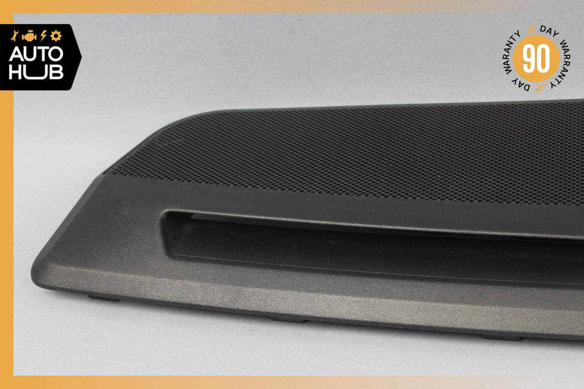 12-18 Mercedes W218 CLS63 CLS400 Rear 3RD Third Brake Stop Light Trim Black OEM - photo 5