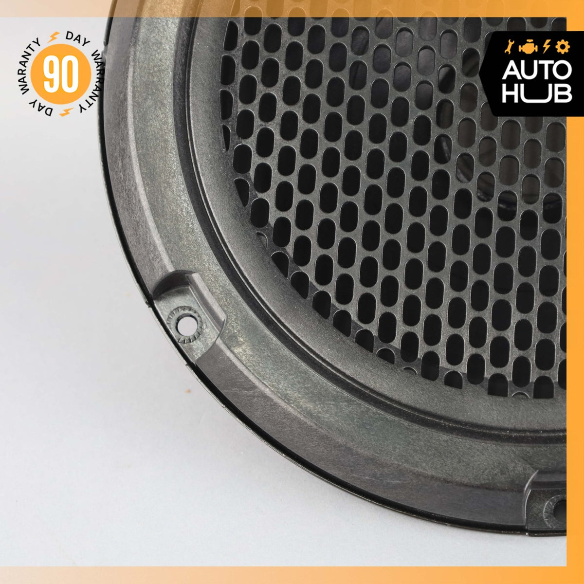 17-24 Maserati Levante M161 Rear Subwoofer Sub Woofer Speaker 670100017 OEM 35k - photo 6