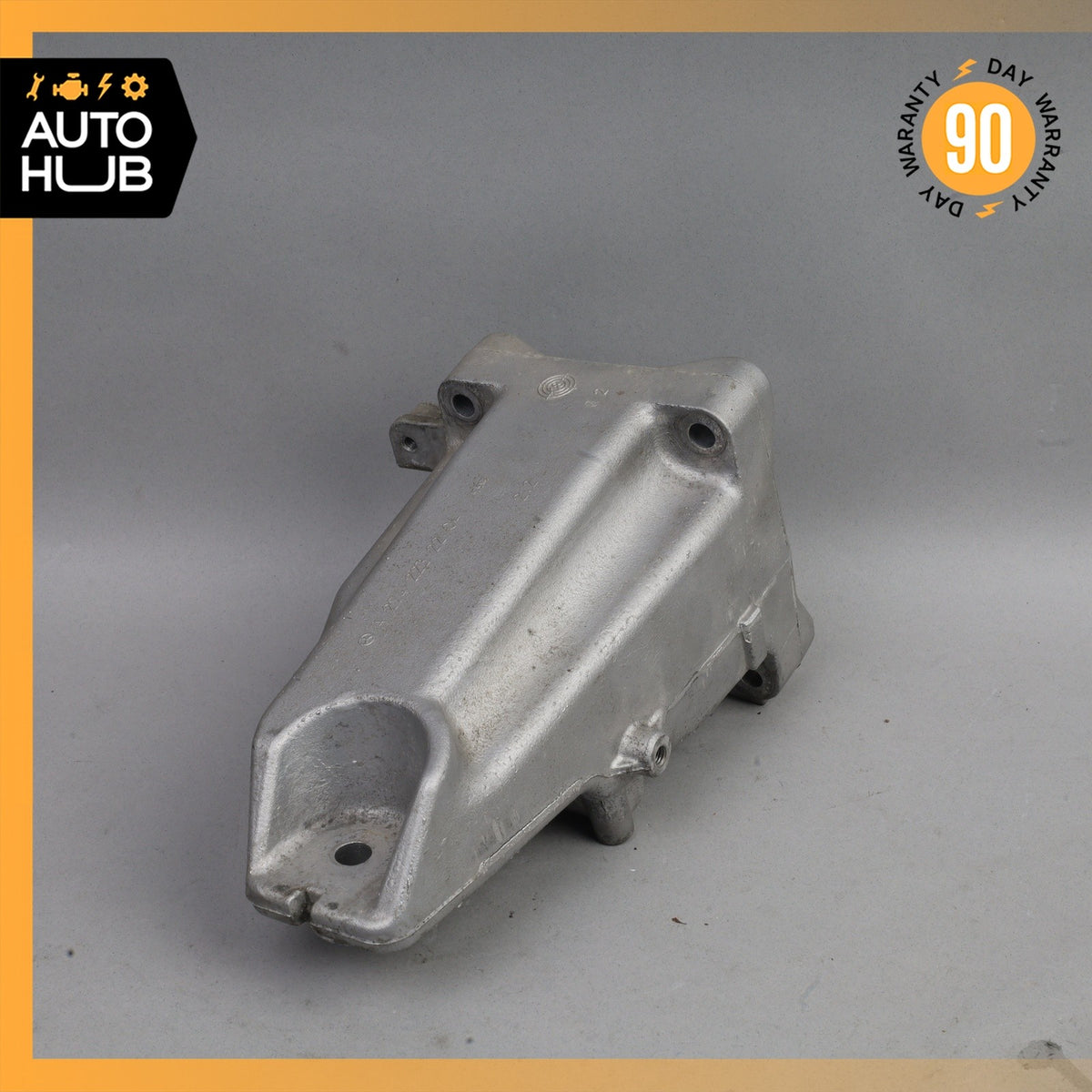 Meredes X253 GLC300 Engine Motor Right Side Mount Bracket OEM - photo 2