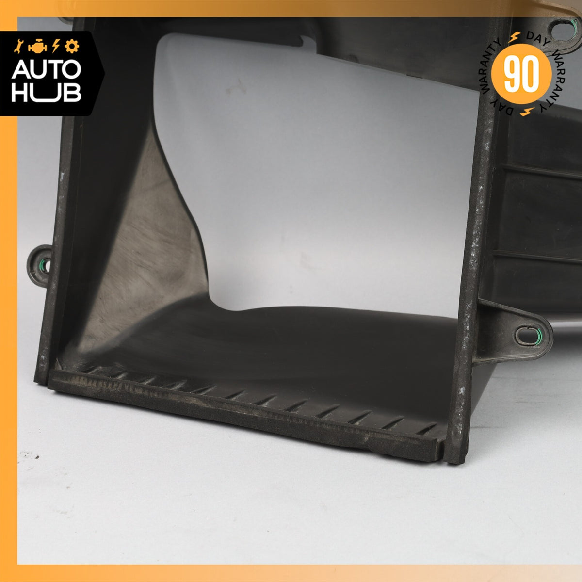 Maserati Quattroporte Front Left Side Intercooler Duct Shroud 670002899 OEM - photo 9