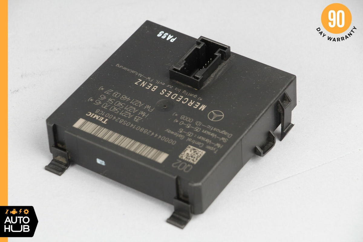 07-13 Mercedes W221 S550 S63 AMG Central Gateway Control Module 2215407045 OEM - photo 1