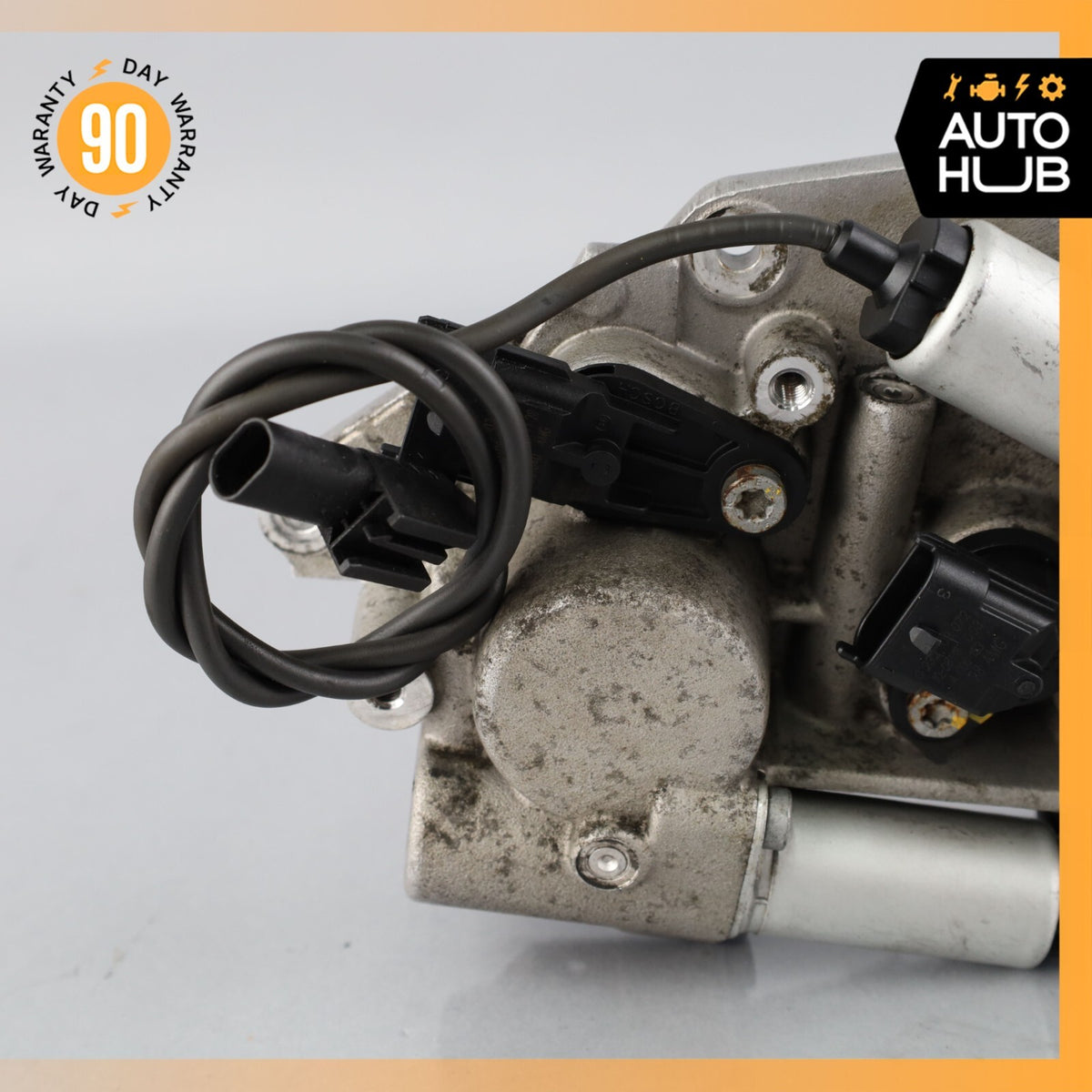 07-15 Mercedes W164 ML63 CLS63 AMG Left Camshaft Adjuster Cover w/ Valve OEM - photo 4