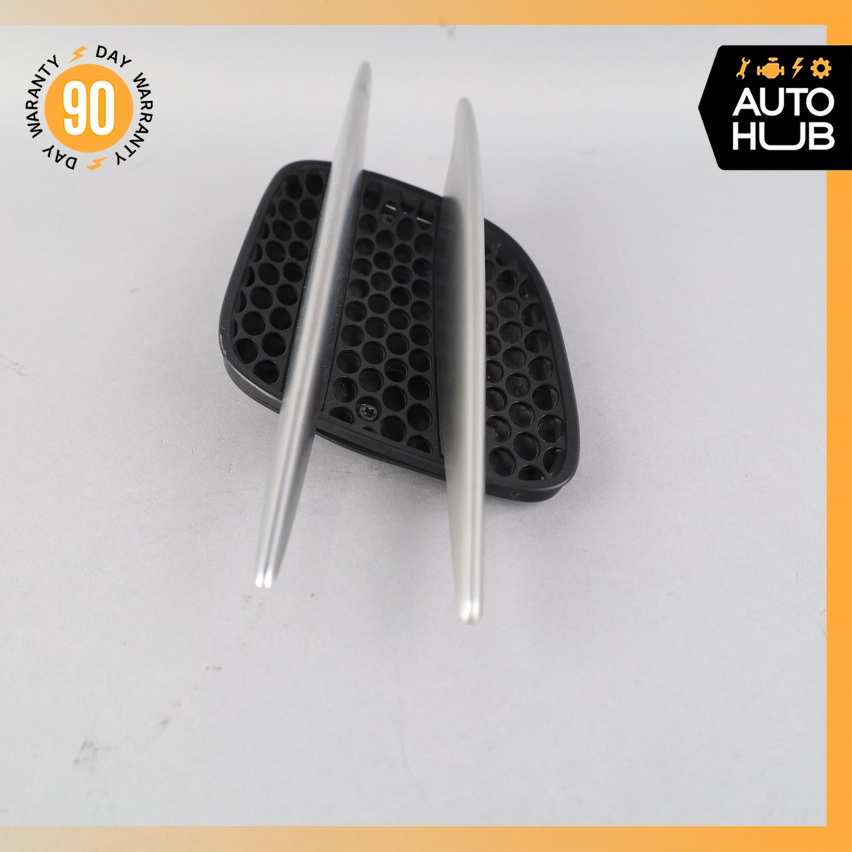 03-08 Mercedes R230 SL500 SL55 AMG SL550 Fender Grill Grille Vent Right Side OEM - photo 5