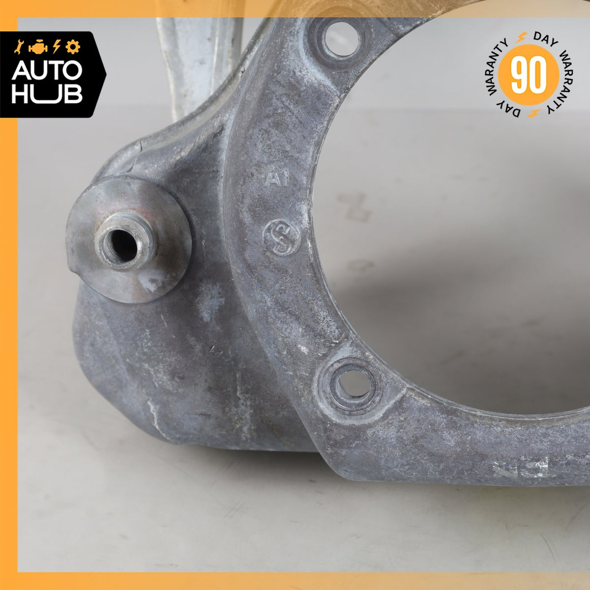 Bentley GT GTC Flying Spur Front Right Shock Strut Mount Bracket w/ Arms OEM - photo 3