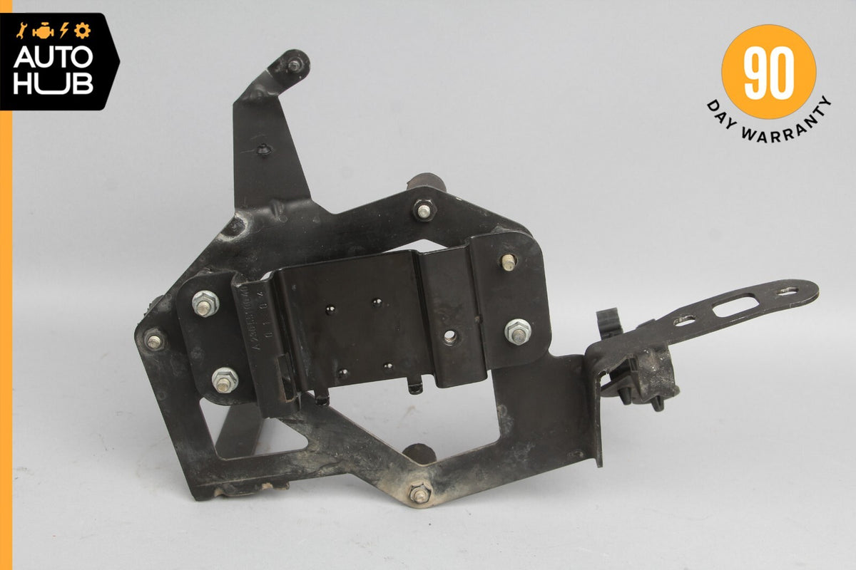 03-08 Mercedes R230 SL55 AMG Air & Water Pump Mounting Bracket 2305510040 OEM - photo 4