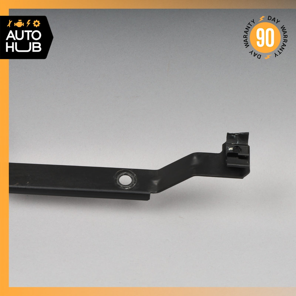2005 Maserati Quattroporte M139 Engine Motor Left Side Brake Vacuum Line Bracket - photo 2