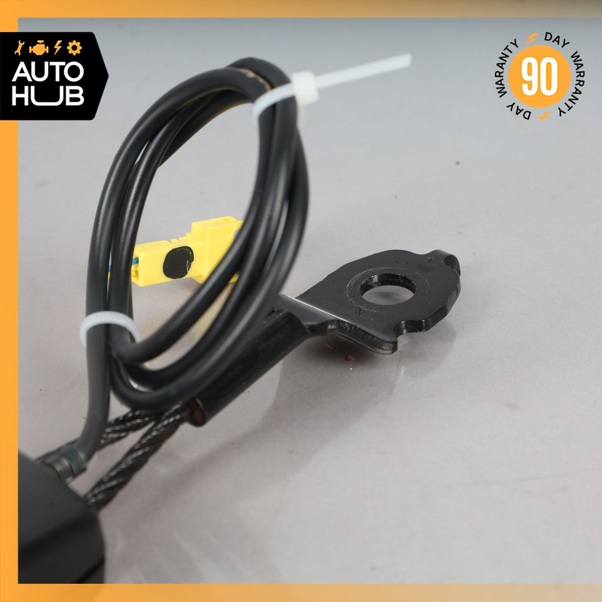 15-18 Mercedes W205 C300 C43 AMG Seat Belt Buckle Front Right or Left Side OEM - photo 3