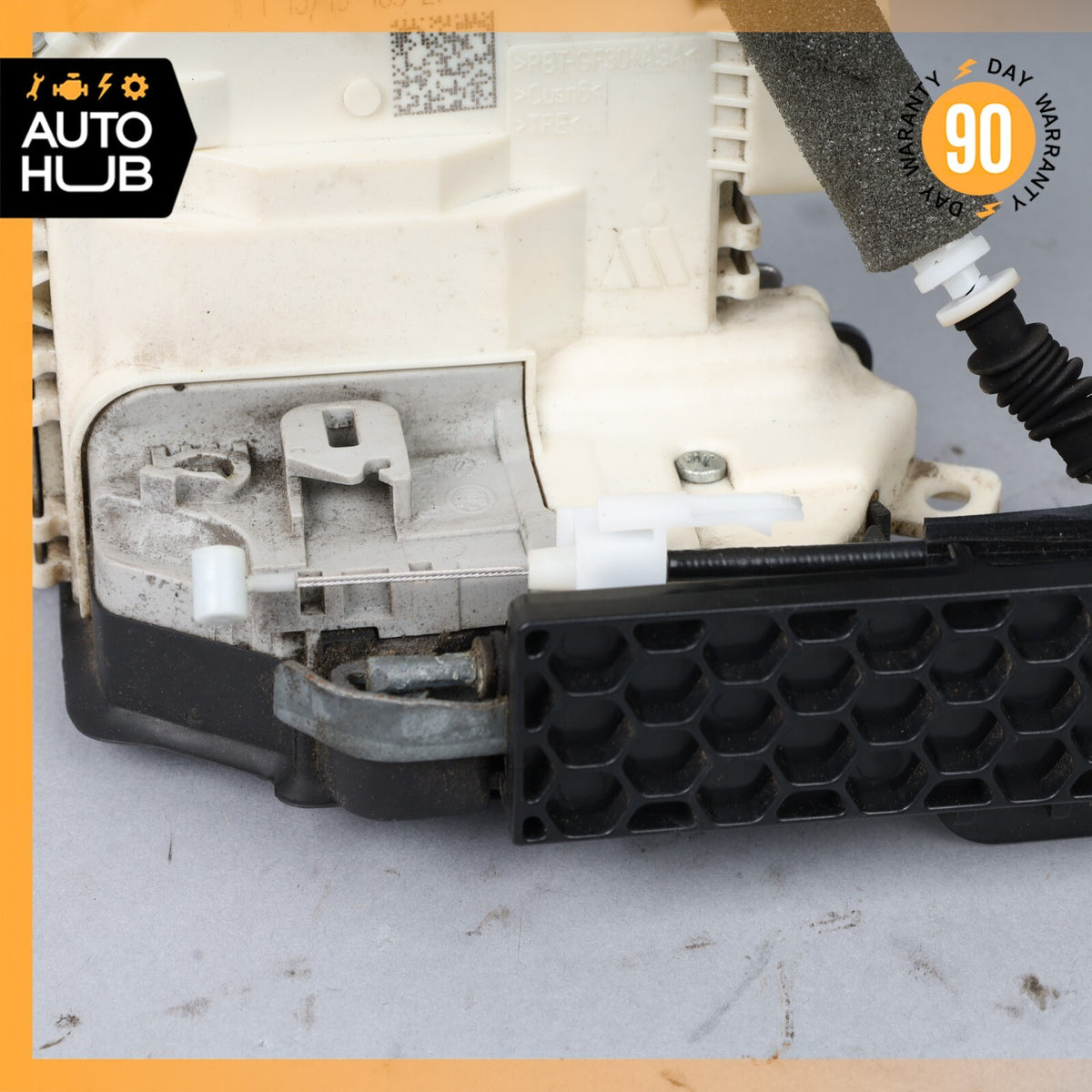 2015 Porsche Macan S 95B Front Right Passenger Side Door Lock Latch Actuator OEM - photo 4