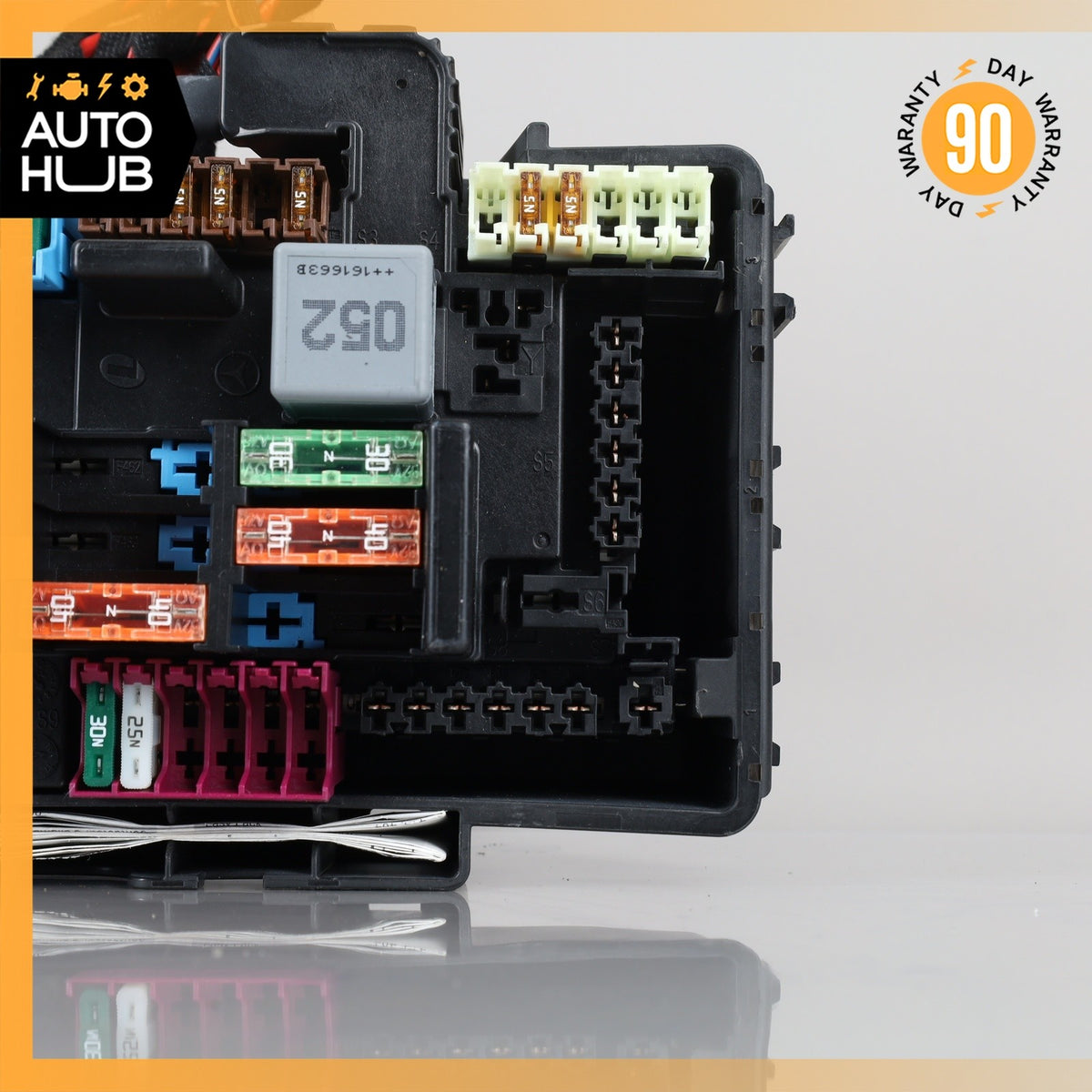Mercedes W205 C300 C63 AMG Rear Trunk Fuse Box Relay 2059068501 OEM - photo 4