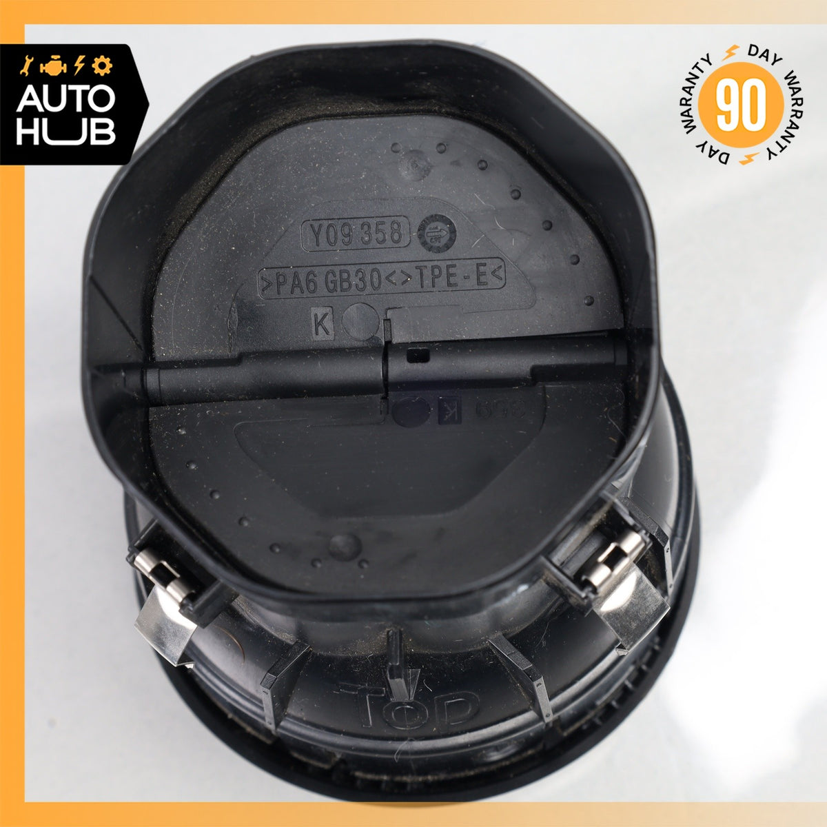 Mercedes W242 B250e Front Center Dashboard A/C Air Vent OEM - photo 7