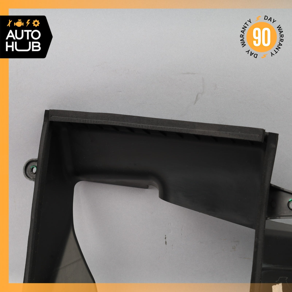 2014 Maserati Quattroporte Front Left Side Intercooler Duct Shroud 670002899 OEM - photo 9