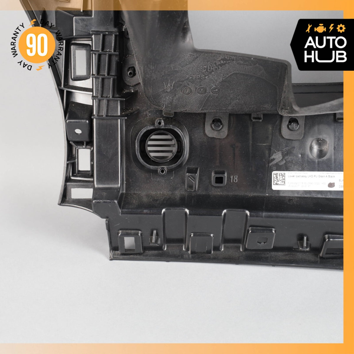 17-20 Maserati Levante M161 Dashboard Dash Left Under Seat Knee Panel OEM 73k - photo 11