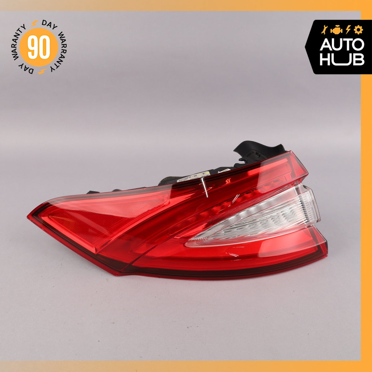 17-20 Maserati Levante M161 Outer Tail Light Lamp Left Driver Side OEM 89k - photo 2