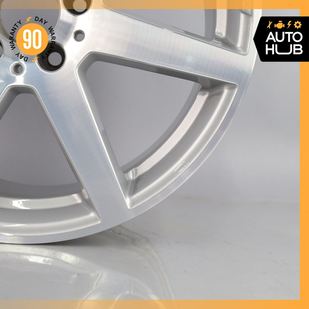 Mercedes W204 C250 C350 C300 C63 AMG Front Wheel Rim 8 x 18 18" 2044019802 OEM - photo 6