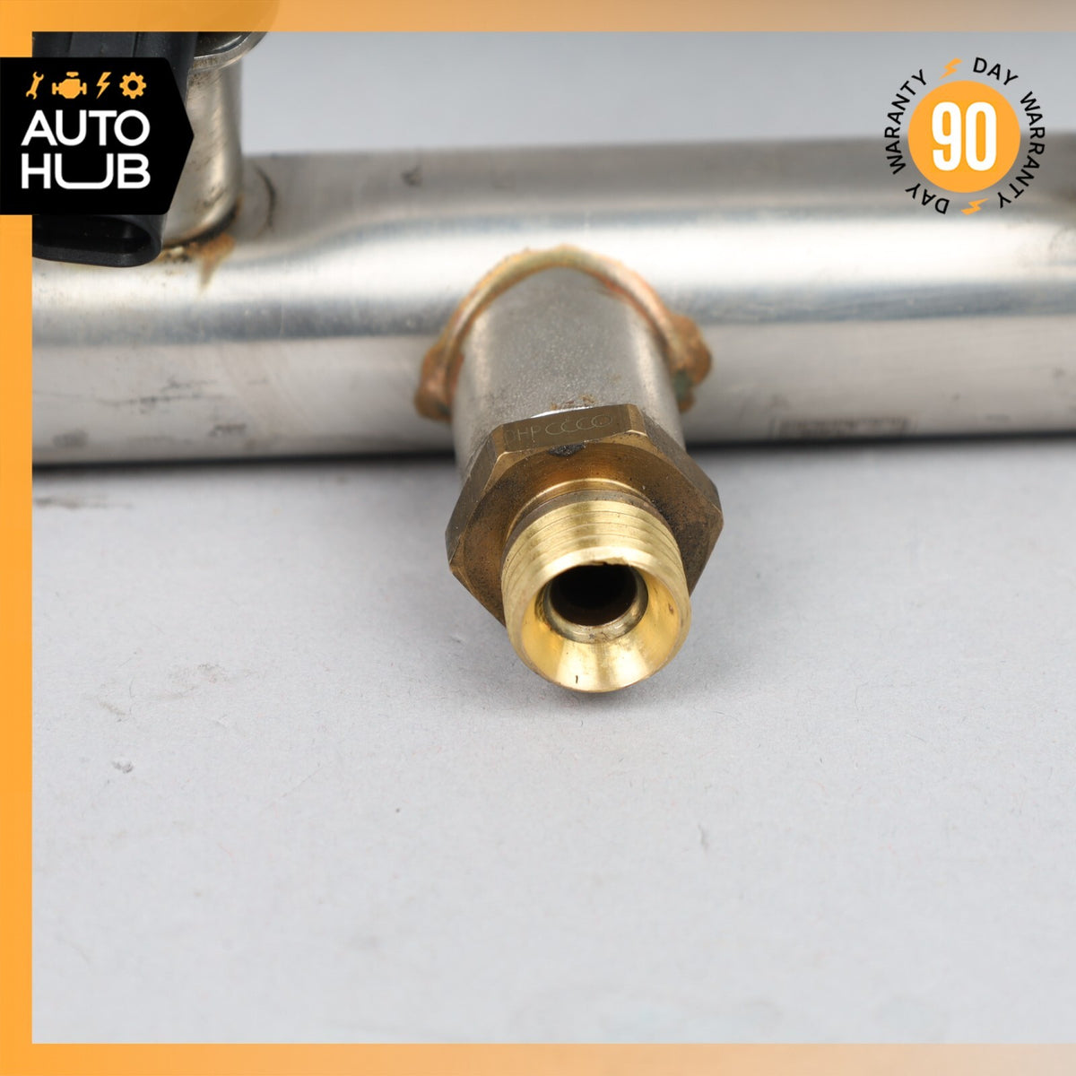 Porsche Cayenne 958 Hybrid S Fuel Injection Rail Line w/ Injectors Right Side - photo 5