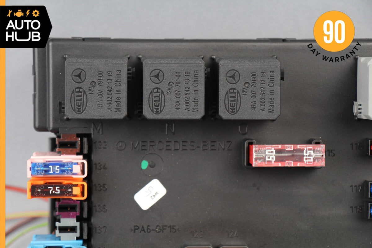 10-13 Mercedes W221 S400 S550 S63 AMG Rear Fuse Box Relay Control 2219003001 OEM - photo 4