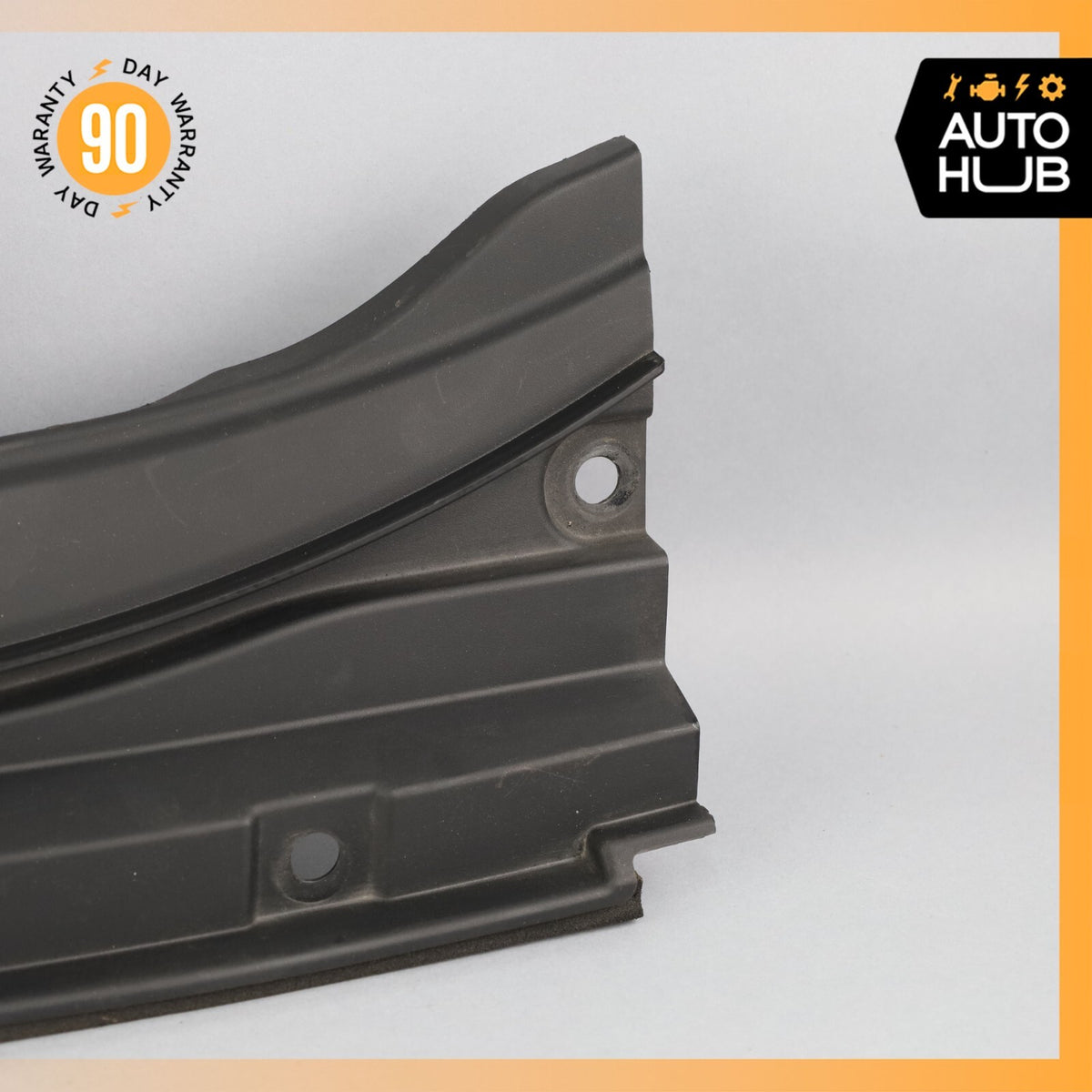 17-20 Maserati Levante M161 3.0L Engine Bay Cover Panel Right Side OEM 73k - photo 8