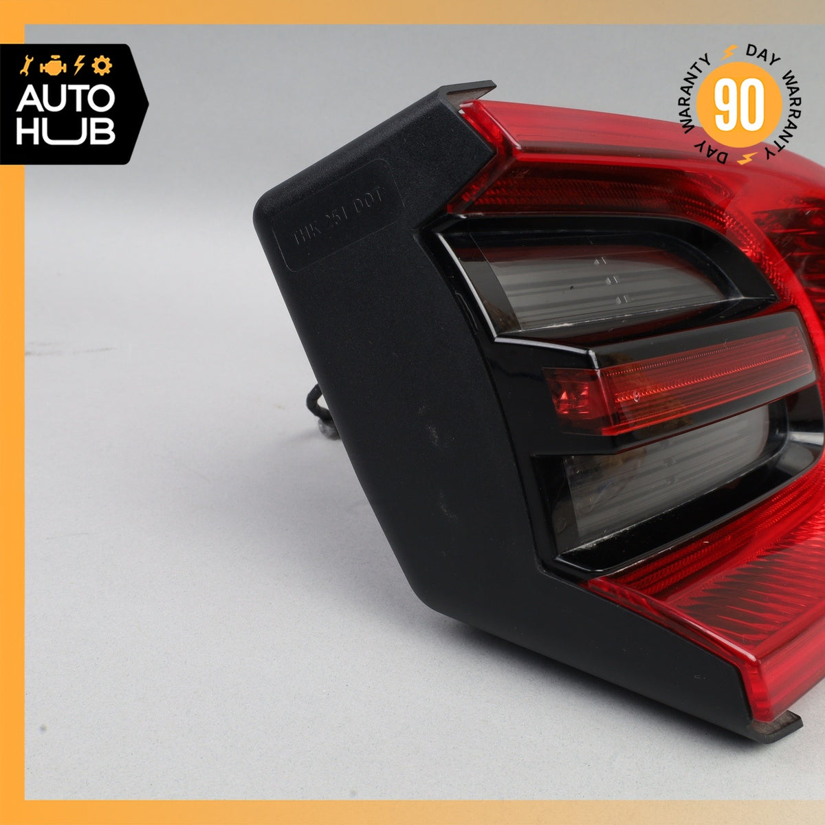 15-18 Porsche Macan 95B Rear Left Driver Side Inner Tail Light Lamp OEM 63k - photo 8