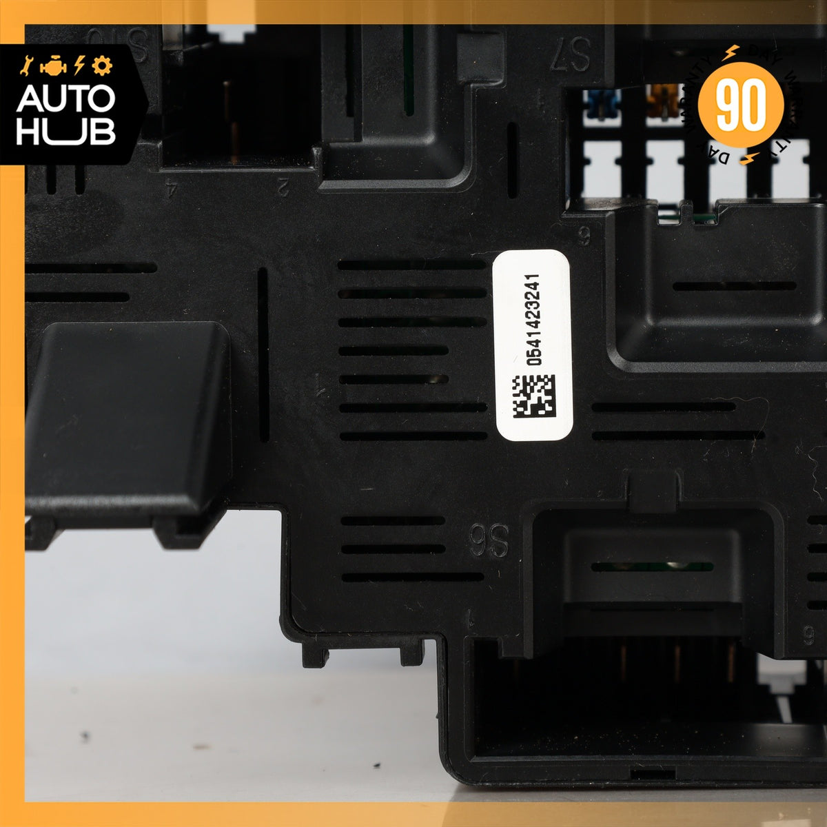 17-23 Mercedes W205 C300 E300 GLC300 Front Engine Fuse Box Relay OEM - photo 7