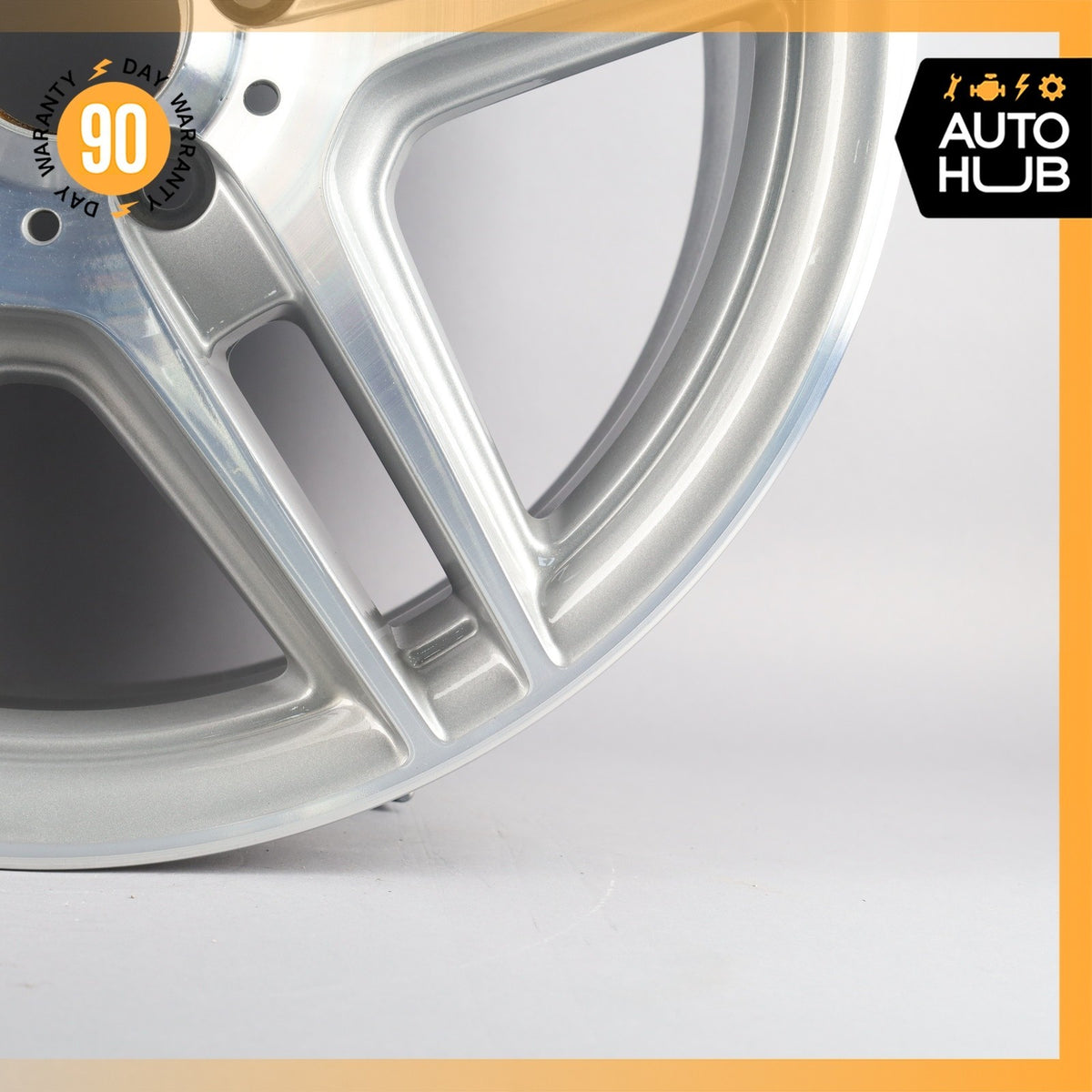 Mercedes W204 C250 C63 AMG 8 x 18 18" Front Wheel Rim 2044014102 OEM - photo 6