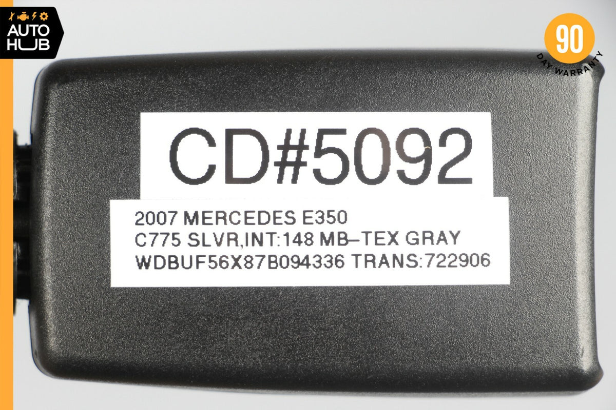 07-09 Mercedes W211 E350 CLS550 Front Right Side Seat Belt Buckle Black OEM - photo 10