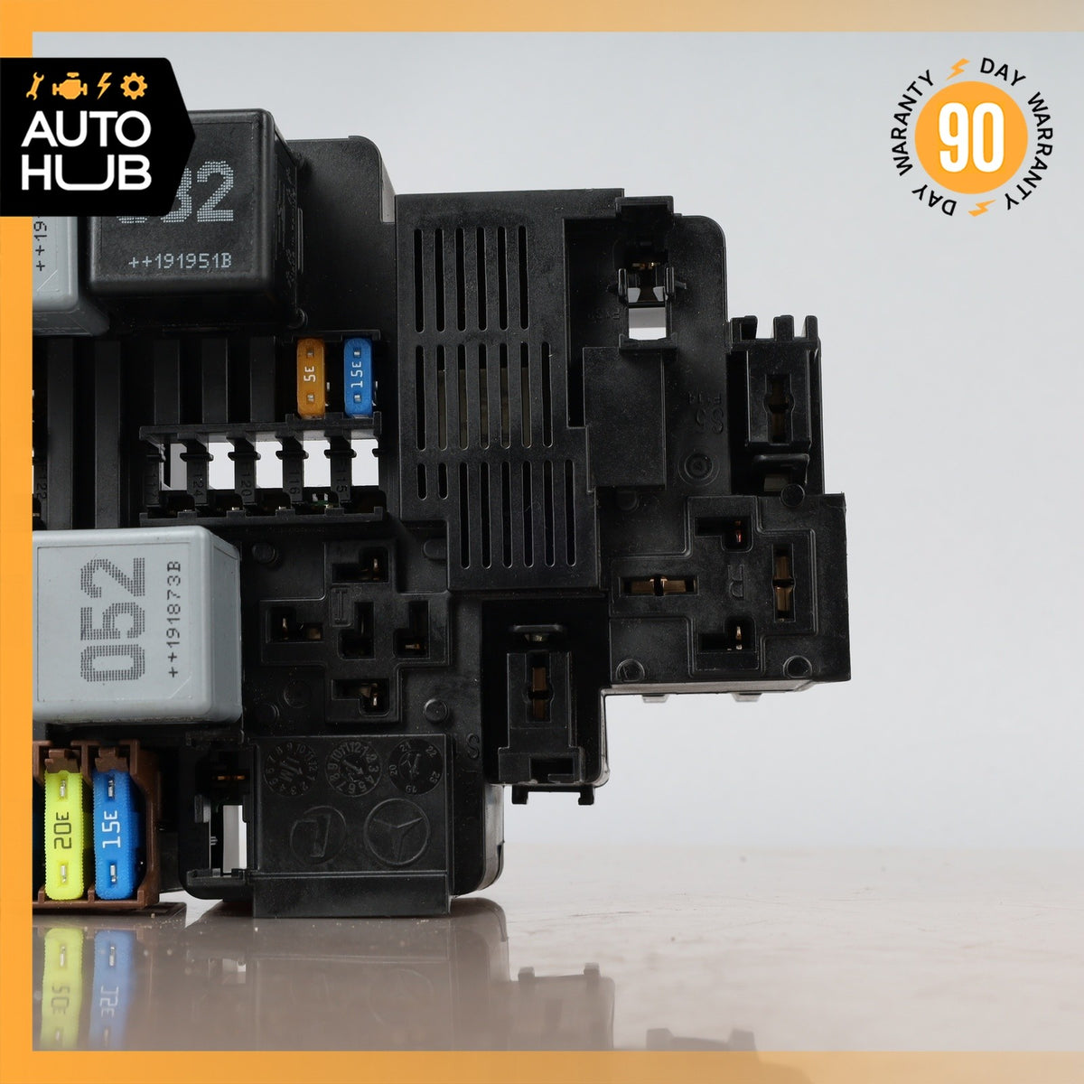 17-23 Mercedes W205 C300 E300 GLC300 Front Engine Fuse Box Relay OEM - photo 4