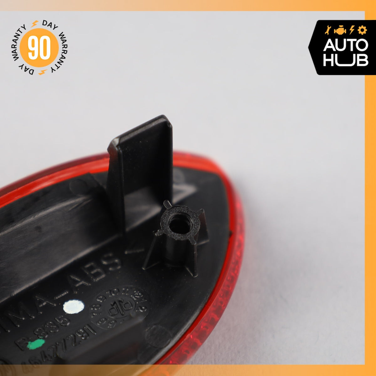 02-19 Maserati GranTurismo GranCabrio Front Right Door Panel Interior Light OEM - photo 9