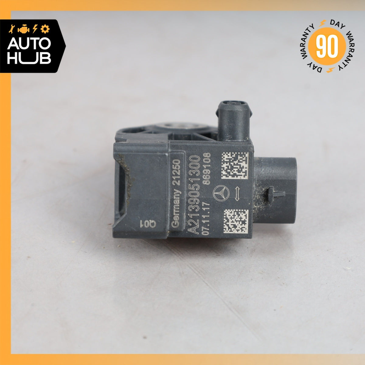 Mercedes W213 E300 Acceleration Sensor OEM 89k - photo 6