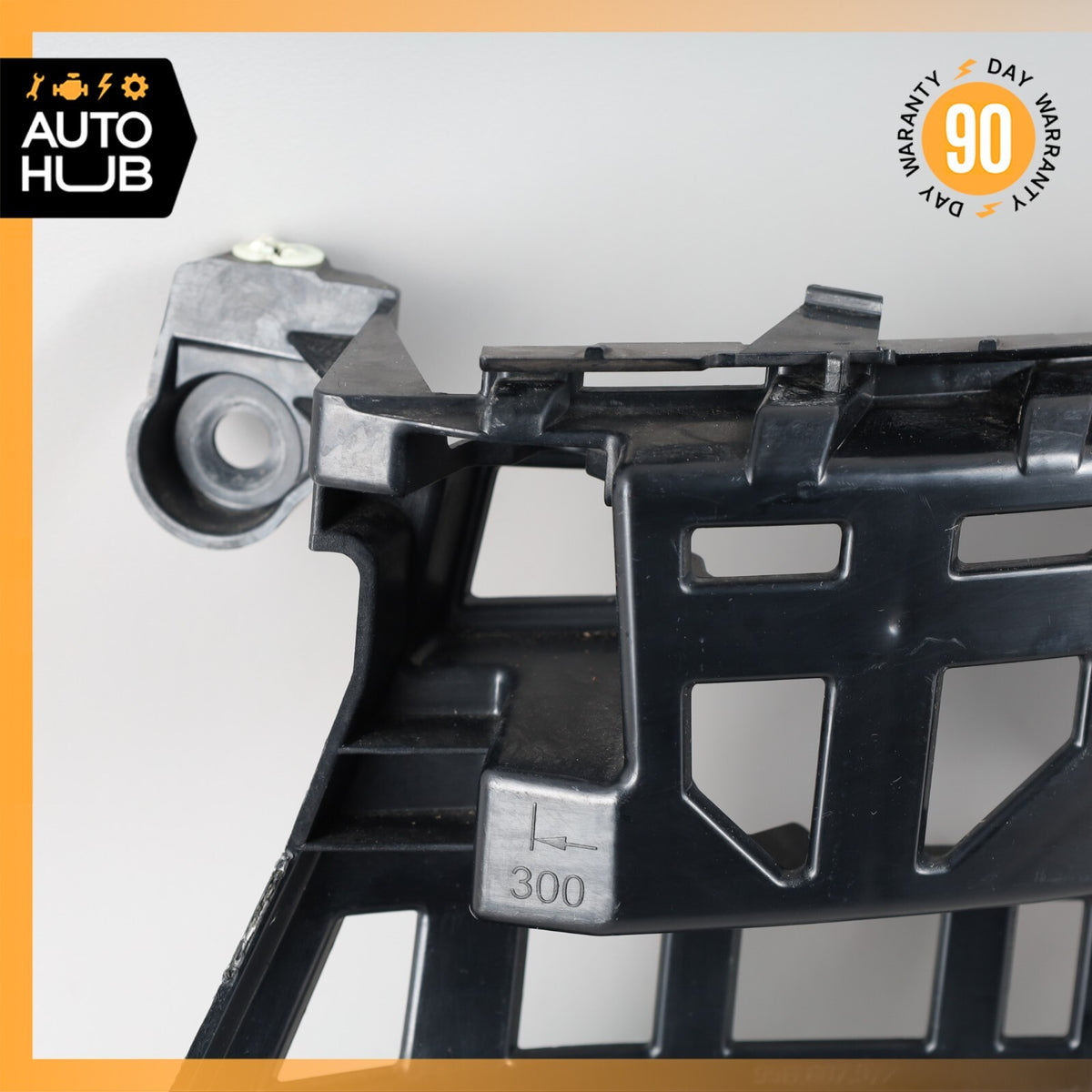 2015 Porsche Macan S 95B Rear Right Side Bumper Mount Bracket 95B807484 OEM - photo 2