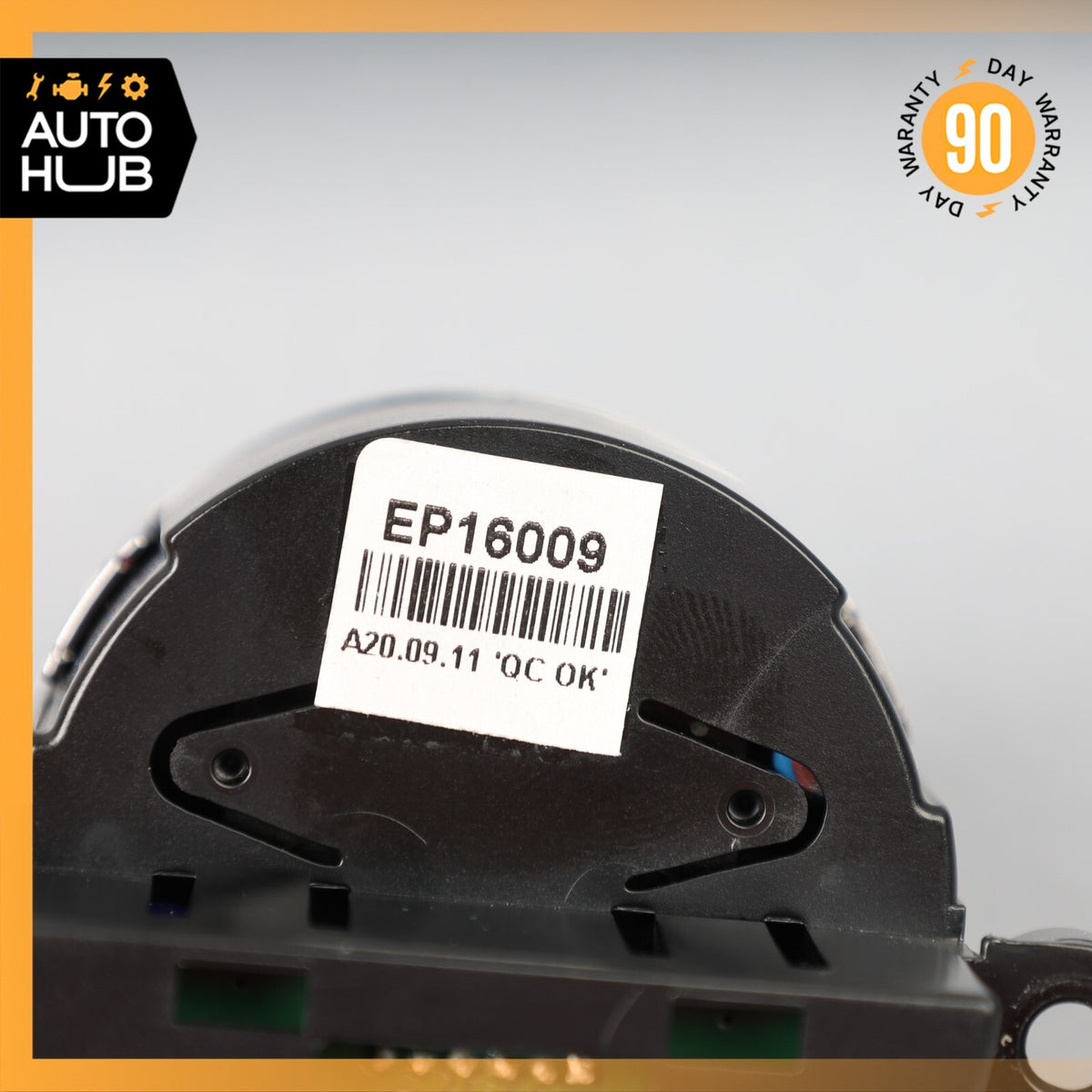 05-19 Aston Martin Rapide DB9 DBS Vantage Center Dashboard Analog Clock OEM 11k - photo 8