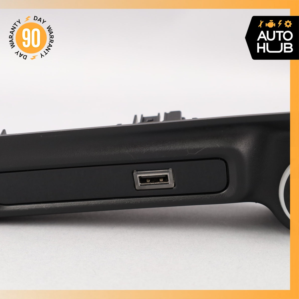 17-23 Alfa Romeo 952 Giulia Dashboard Socket USB Port OEM 49k - photo 4