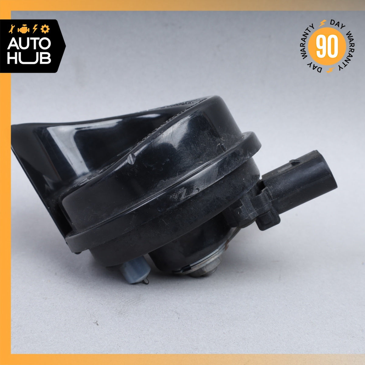 Porsche Cayenne 958 High Tone Note Signal Horn 7P5951184E OEM - photo 4