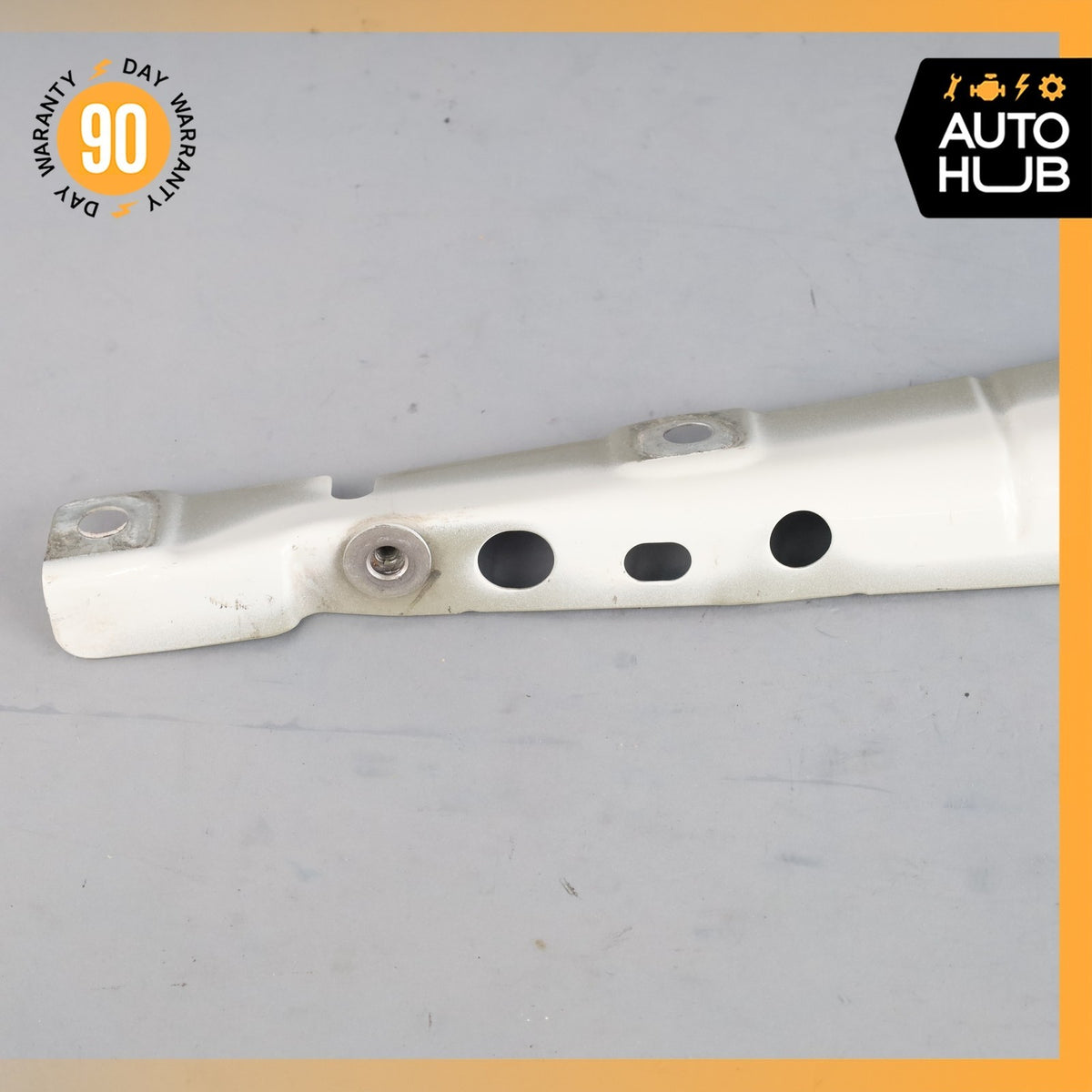 Porsche Cayenne 958 Front Right Fender Support Mount Bracket 7P5806520 OEM - photo 2