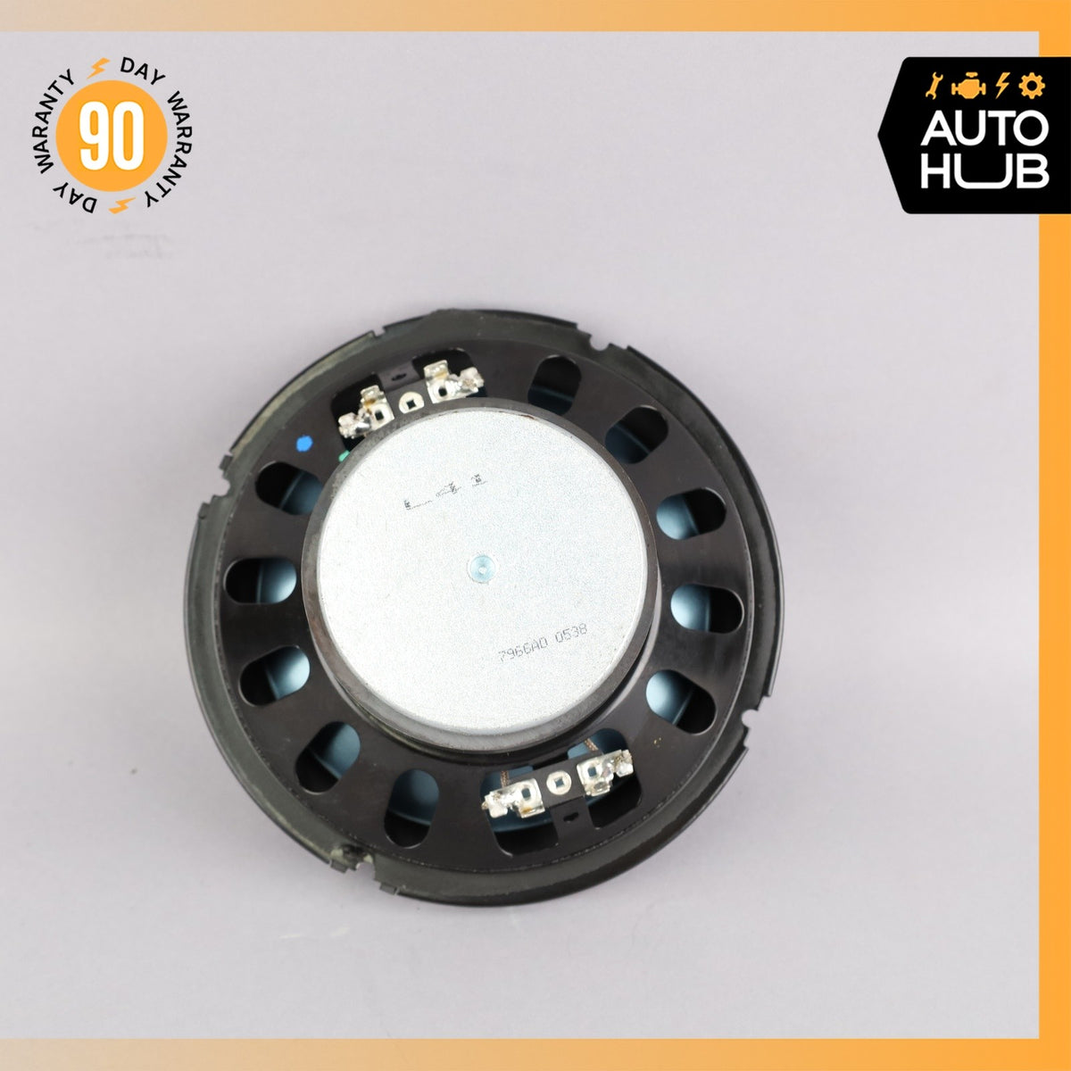 06-12 Mercedes W251 R320 R350 R500 Rear Trunk Subwoofer Speaker 2518200002 OEM - photo 4