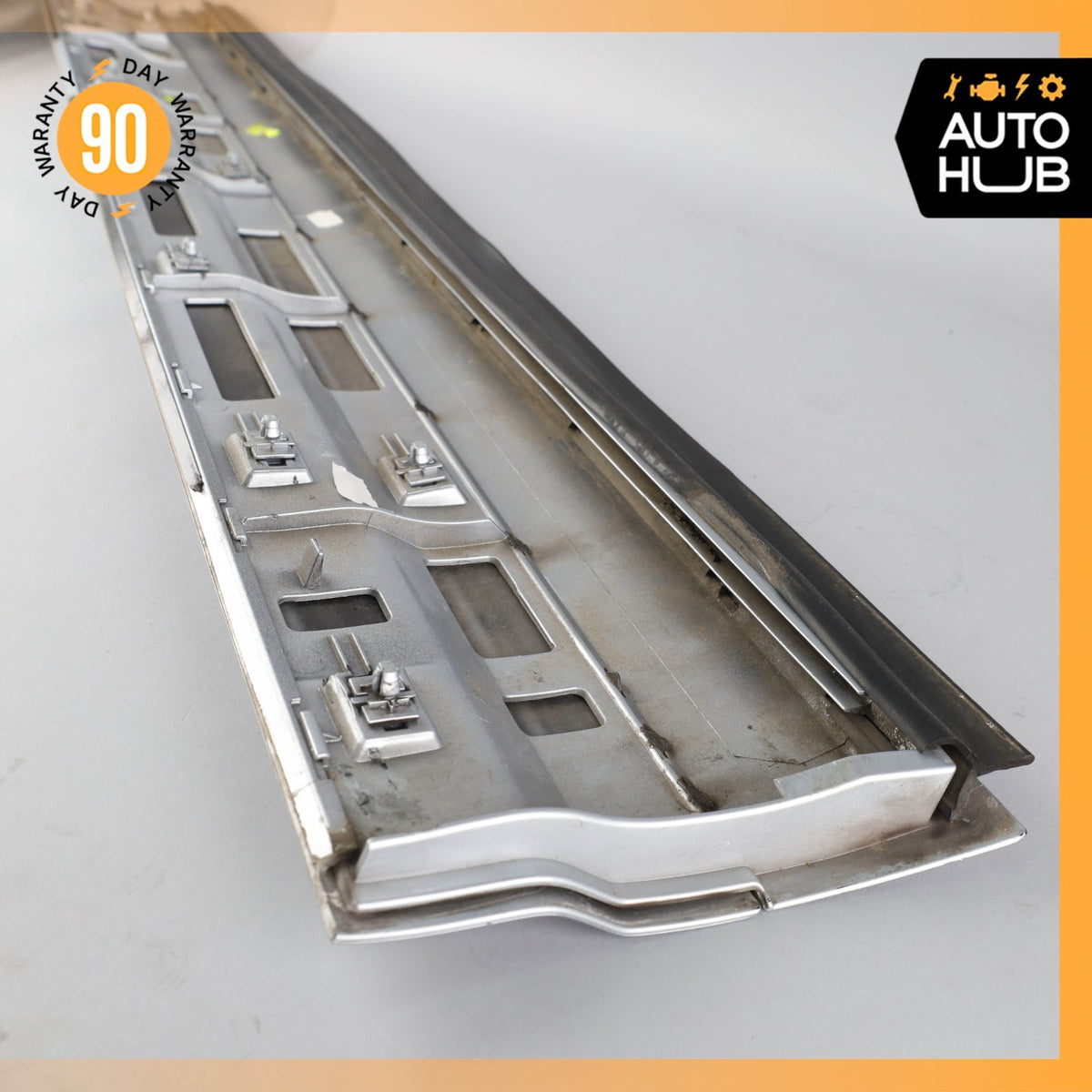 15-18 Porsche Cayenne 958 GTS Front Left Lower Door Molding Silver OEM - photo 20