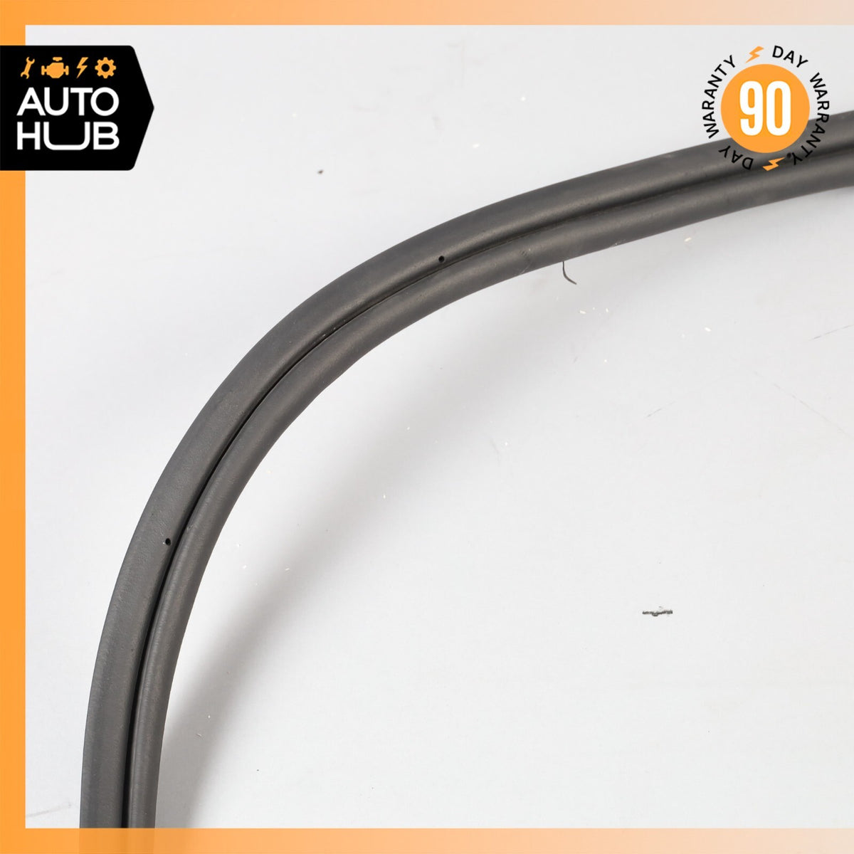 03-13 Maserati Quattroporte M139 Trunk Lid Cover Seal Rubber 66517200 OEM - photo 2