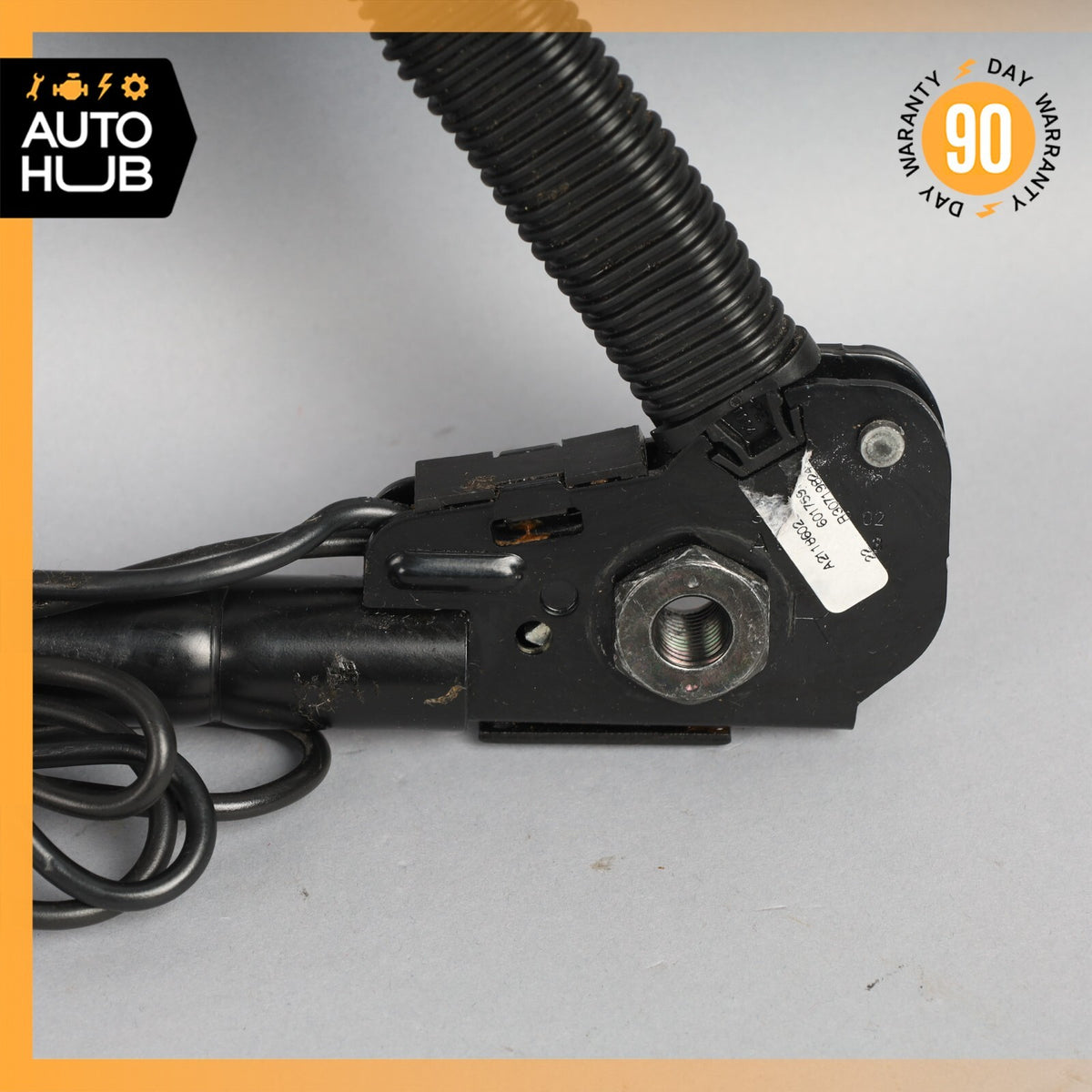 07-09 Mercedes W211 E350 CLS550 Front Right Side Seat Belt Buckle Black OEM - photo 4