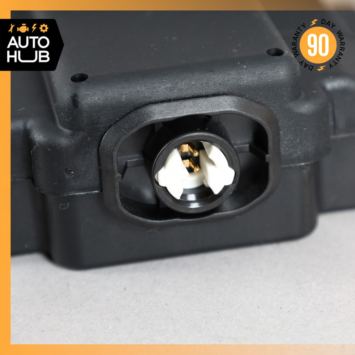 Mercedes W205 C350e Fuse Box Relay Control Module 0005408250 OEM - photo 2