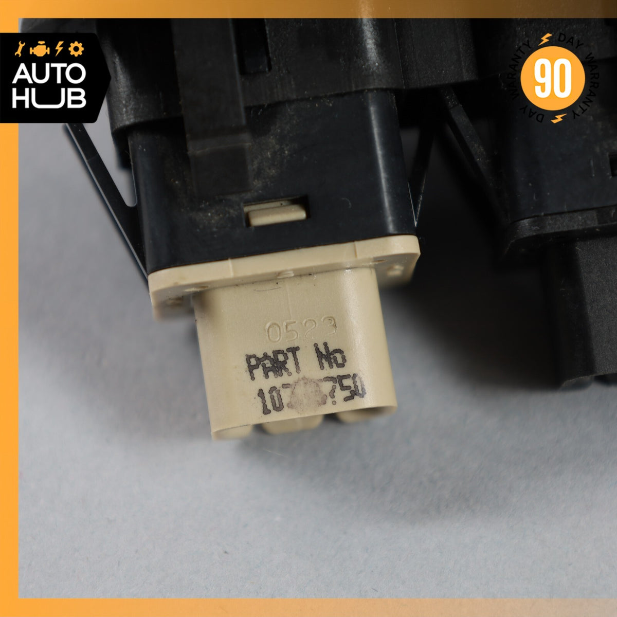 04-09 Cadillac XLR Fuel Door and Rear Compartment Lid Release Switches OEM - photo 7