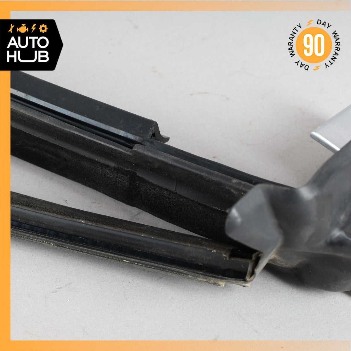 07-10 Bentley Continental GTC Speed Left Side Door Seal w/ Seat Belt Guide OEM - photo 3
