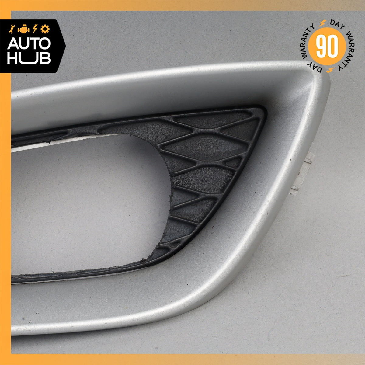06-13 Mercedes W251 R350 R320 R500 Front Left Bumper Foglight Lamp Bezel OEM - photo 3
