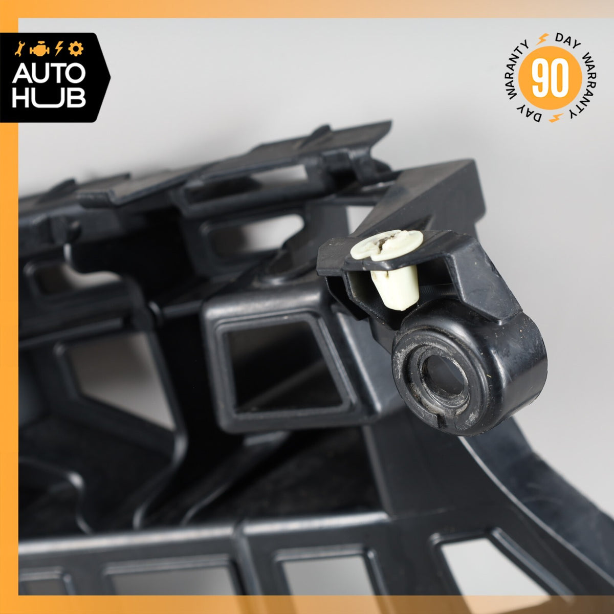 2015 Porsche Macan S 95B Rear Right Side Bumper Mount Bracket 95B807484 OEM - photo 7