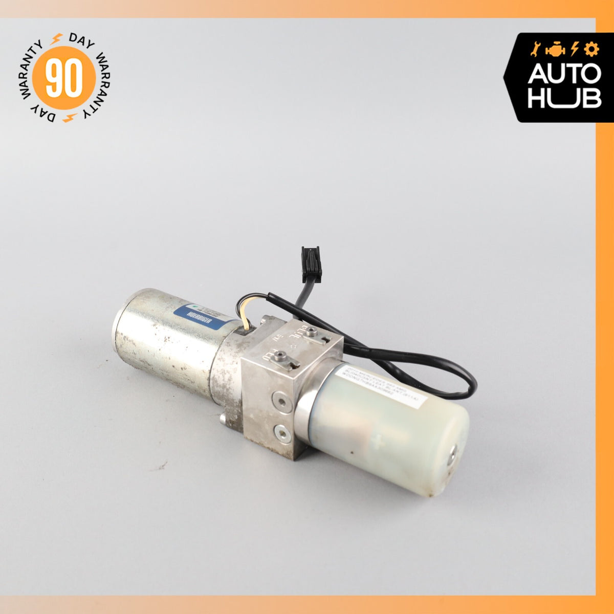 Mercedes W221 S63 Trunk Lid Locking Hydraulic Pull Down Pump w/ Foam Case OEM - photo 2