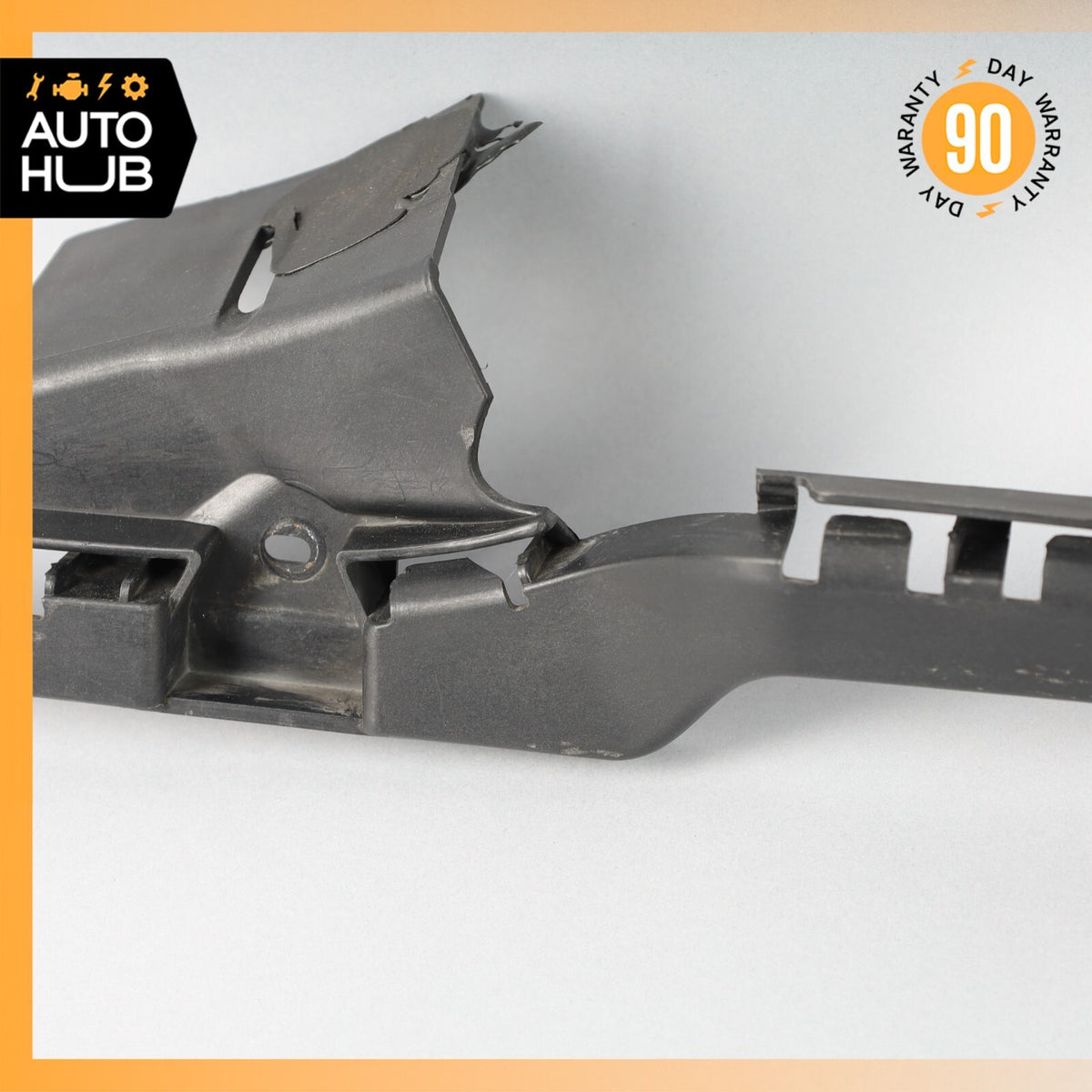 08-18 Maserati GranTurismo M145 Left Side Rocker Panel Side Skirt Bracket OEM - photo 5
