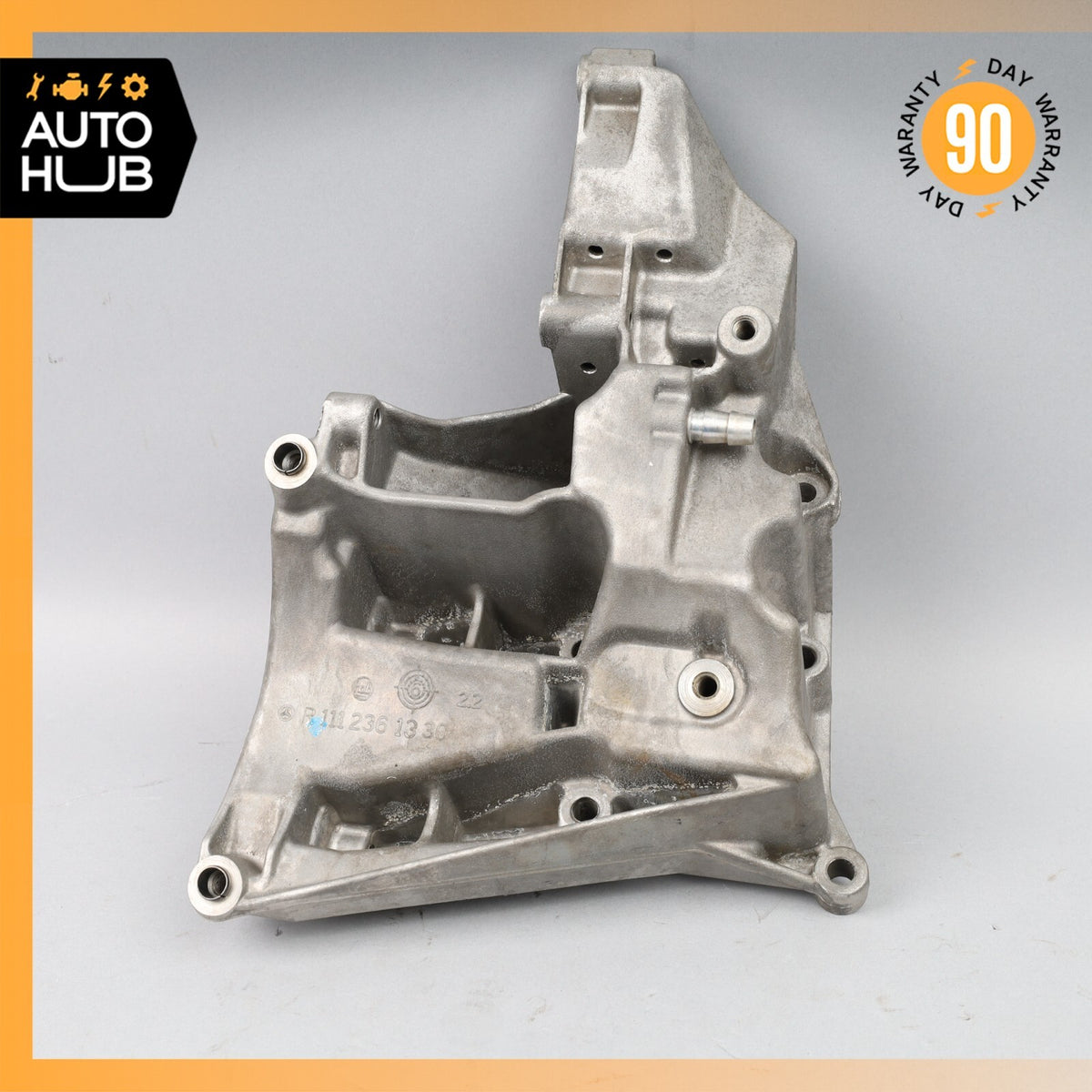01-04 Mercedes R170 SLK230 Engine Motor AC A/C Compressor Bracket 1112361330 OEM - photo 1