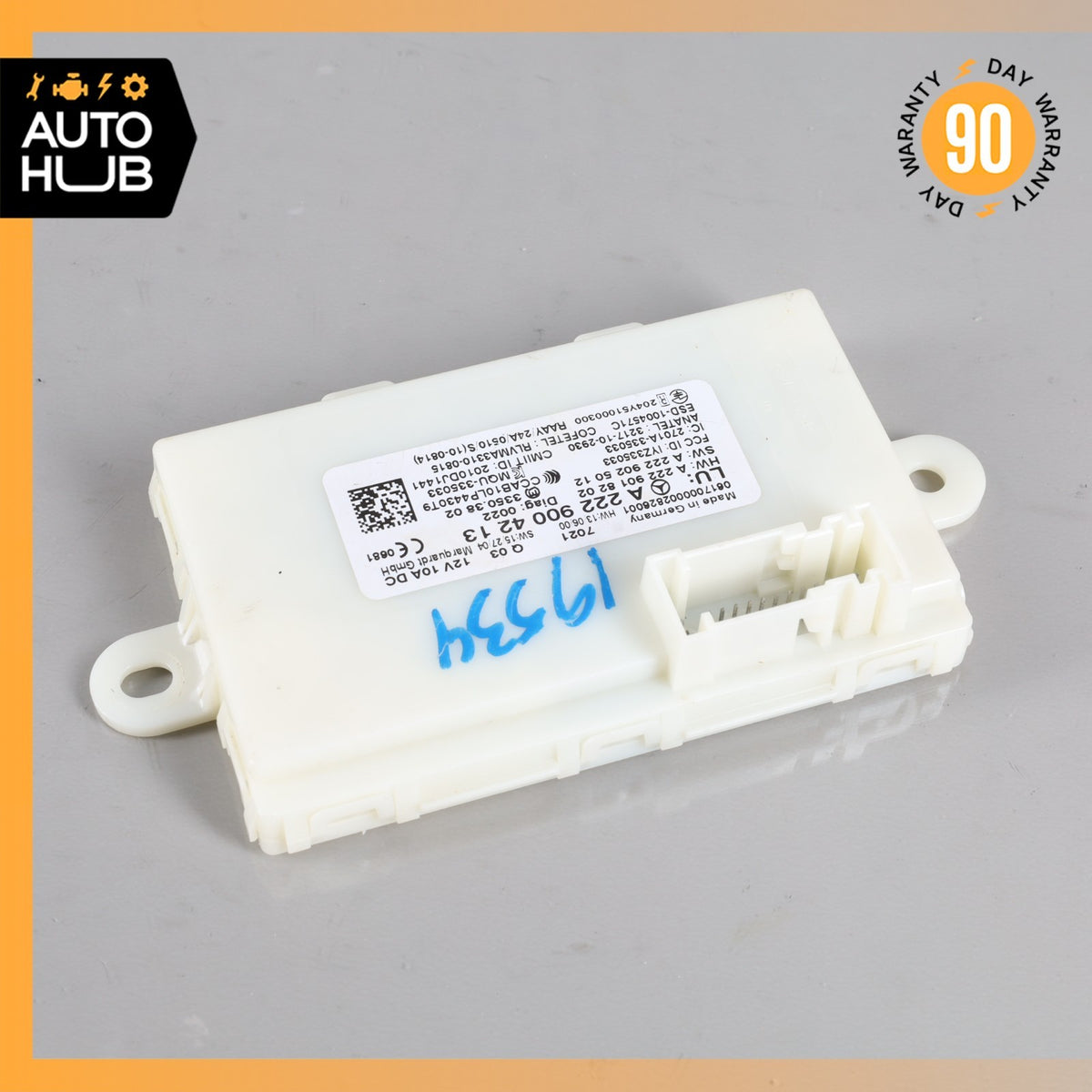 Mercedes W205 C300 Keyless Go Entry Control Module 2229004213 OEM - photo 2