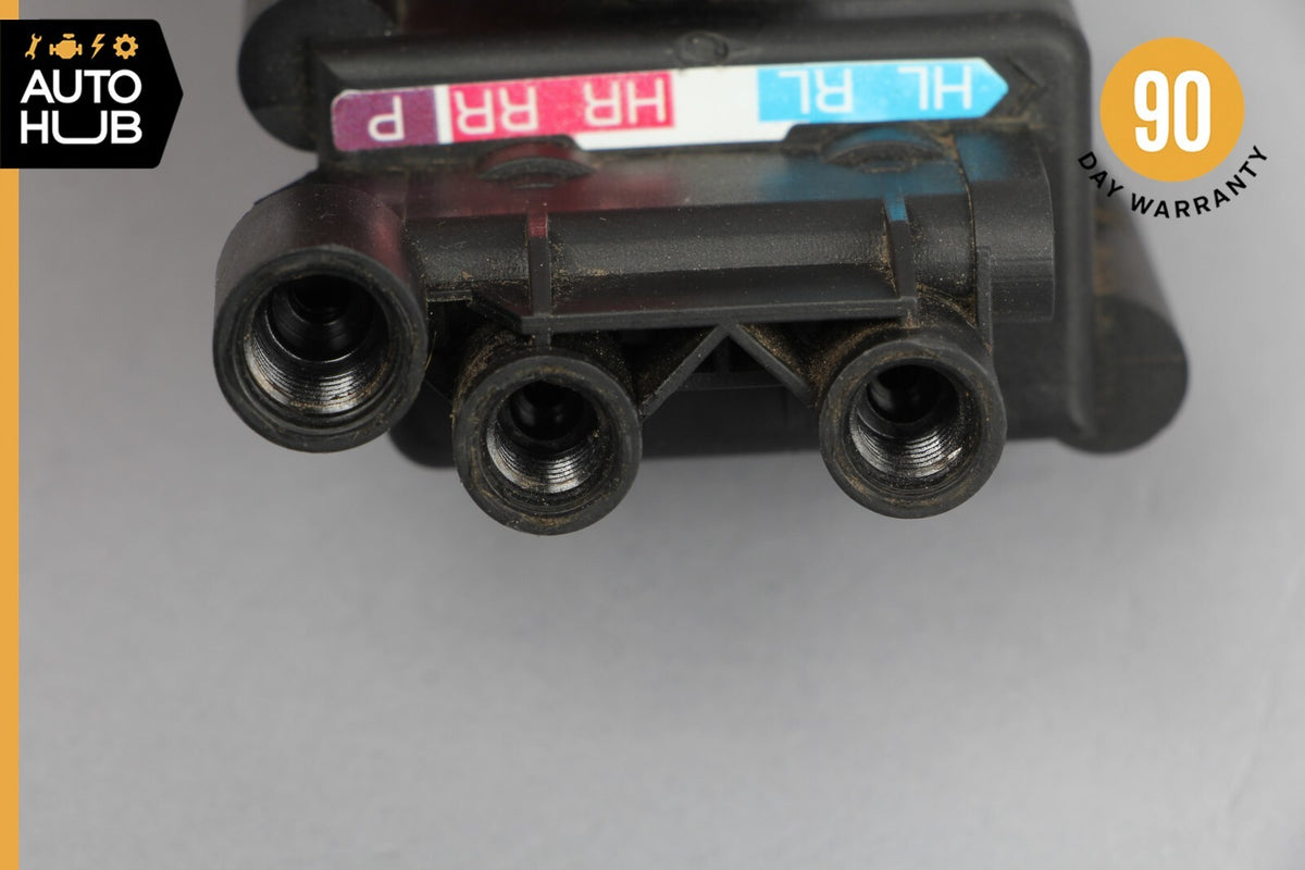 06-13 Mercedes W251 R350 R500 Air Pneumatic Suspension Valve Block Airmatic OEM - photo 3