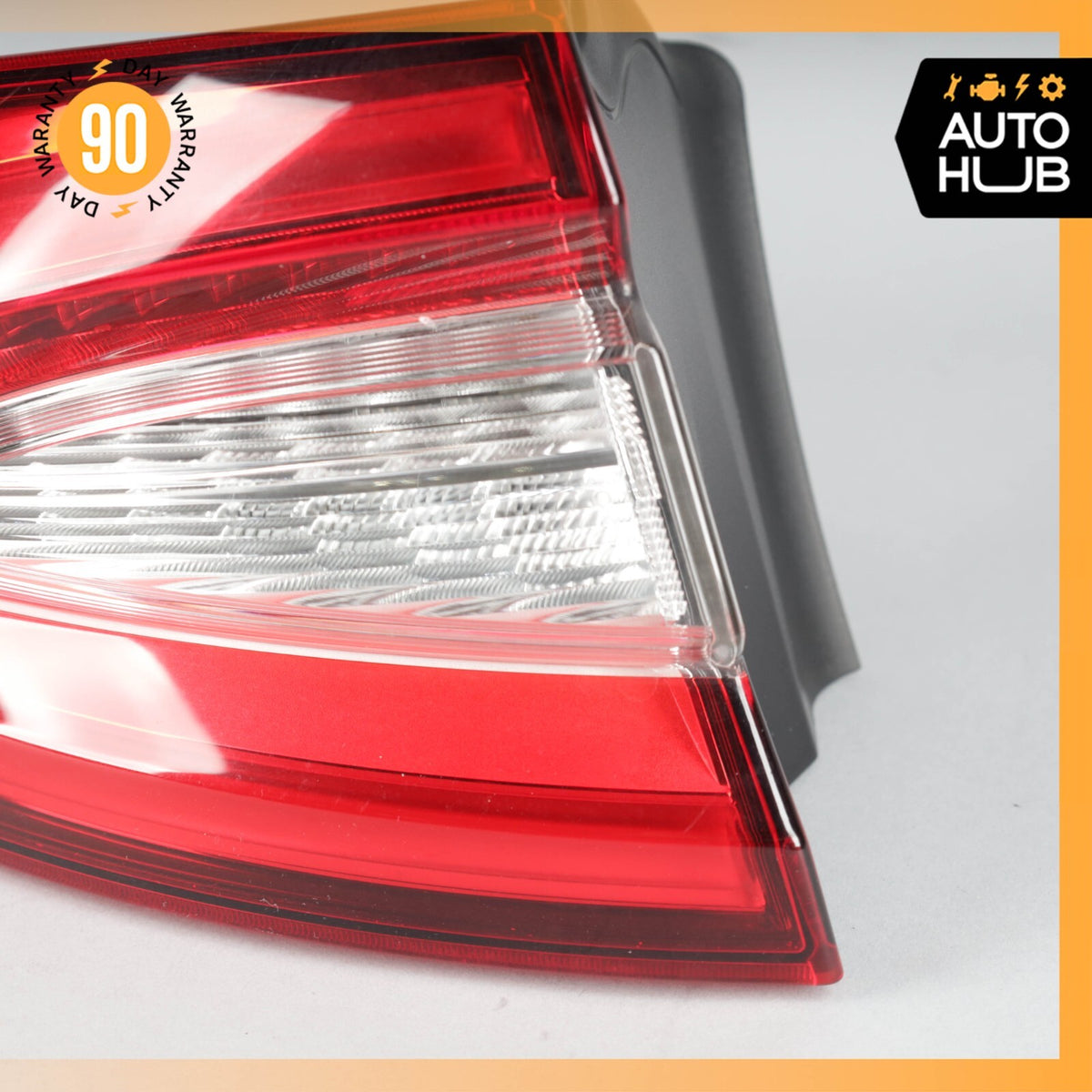17-20 Maserati Levante M161 Outer Tail Light Lamp Left Driver Side OEM 73k - photo 3