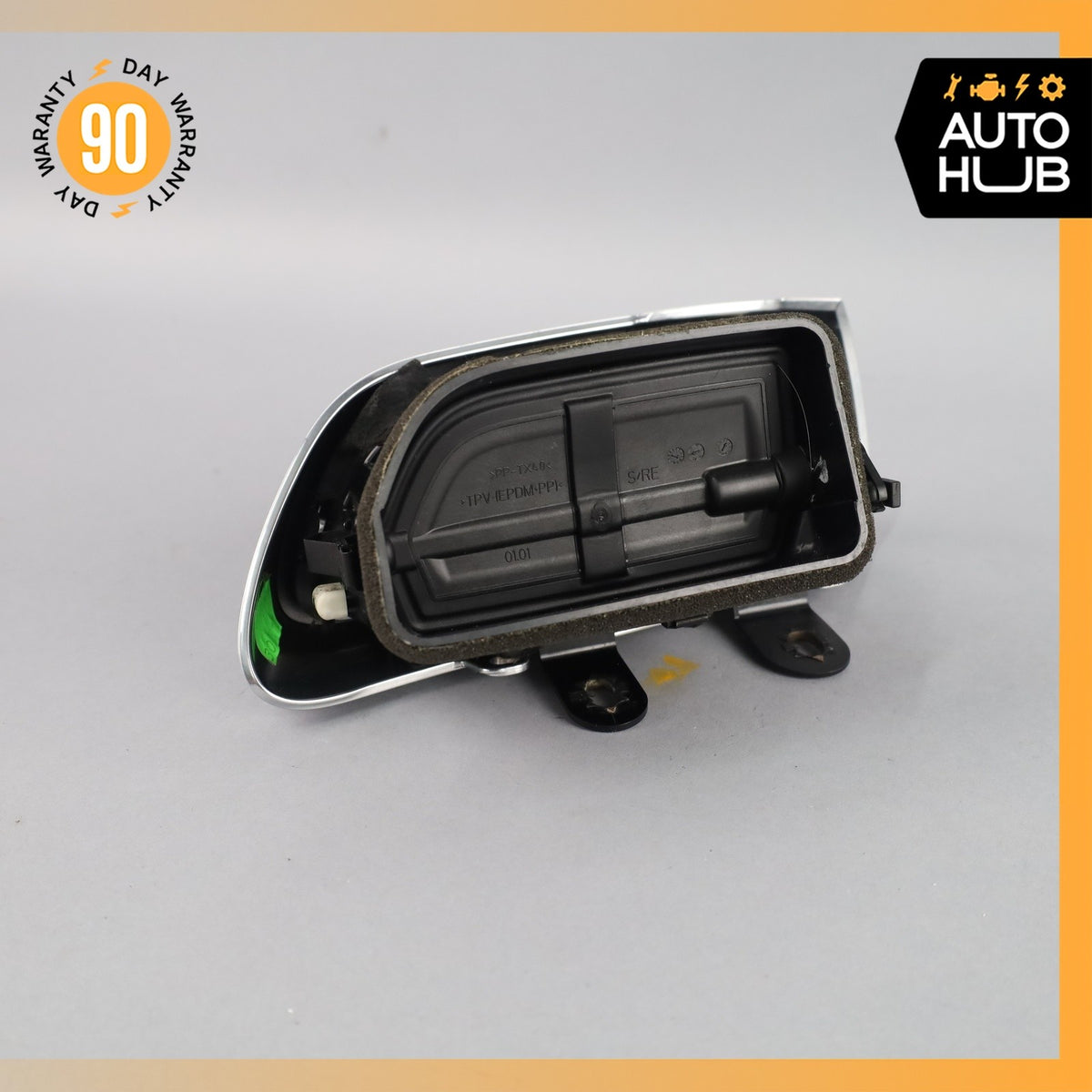 11-18 Porsche Cayenne 958 Dash AC A/C Air Vent Grill Right 7P5819704A OEM - photo 10