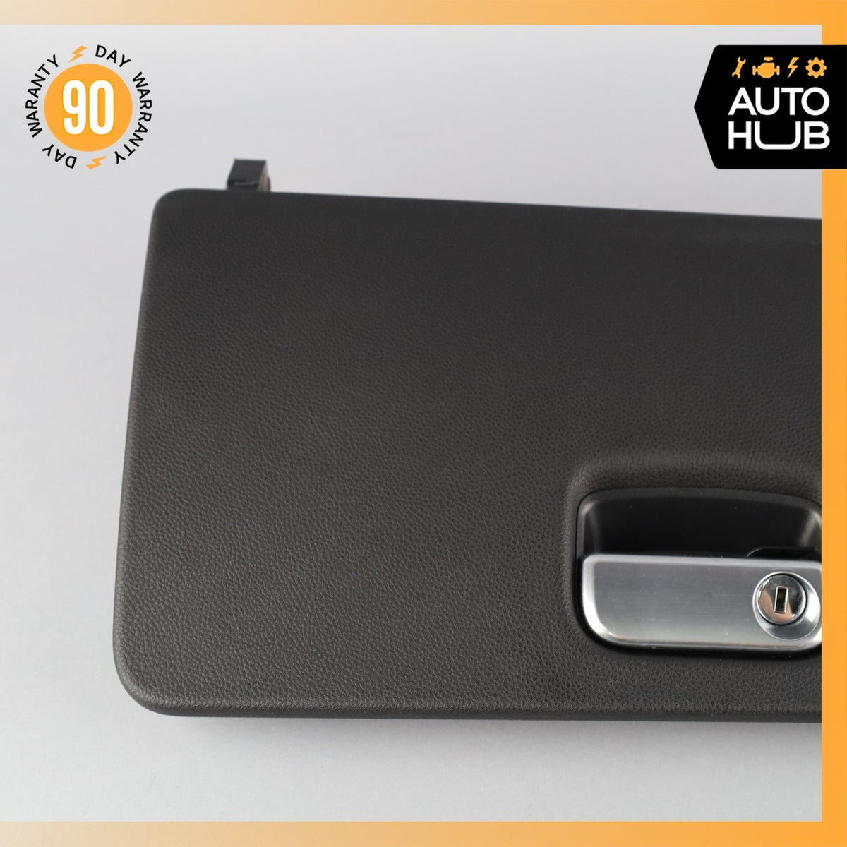 15-18 Porsche Macan 95B Dashboard Glovebox Glove Box Cover Black OEM 46k - photo 3